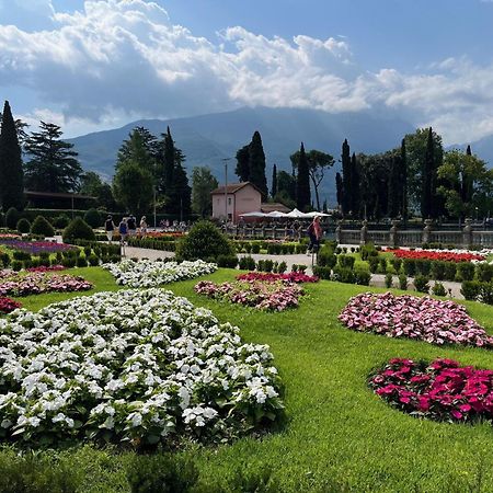 Appartamento Palazzo Riccamboni Riva del Garda Esterno foto