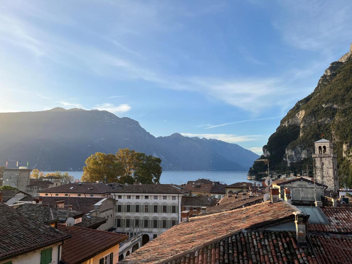 Appartamento Palazzo Riccamboni Riva del Garda Esterno foto