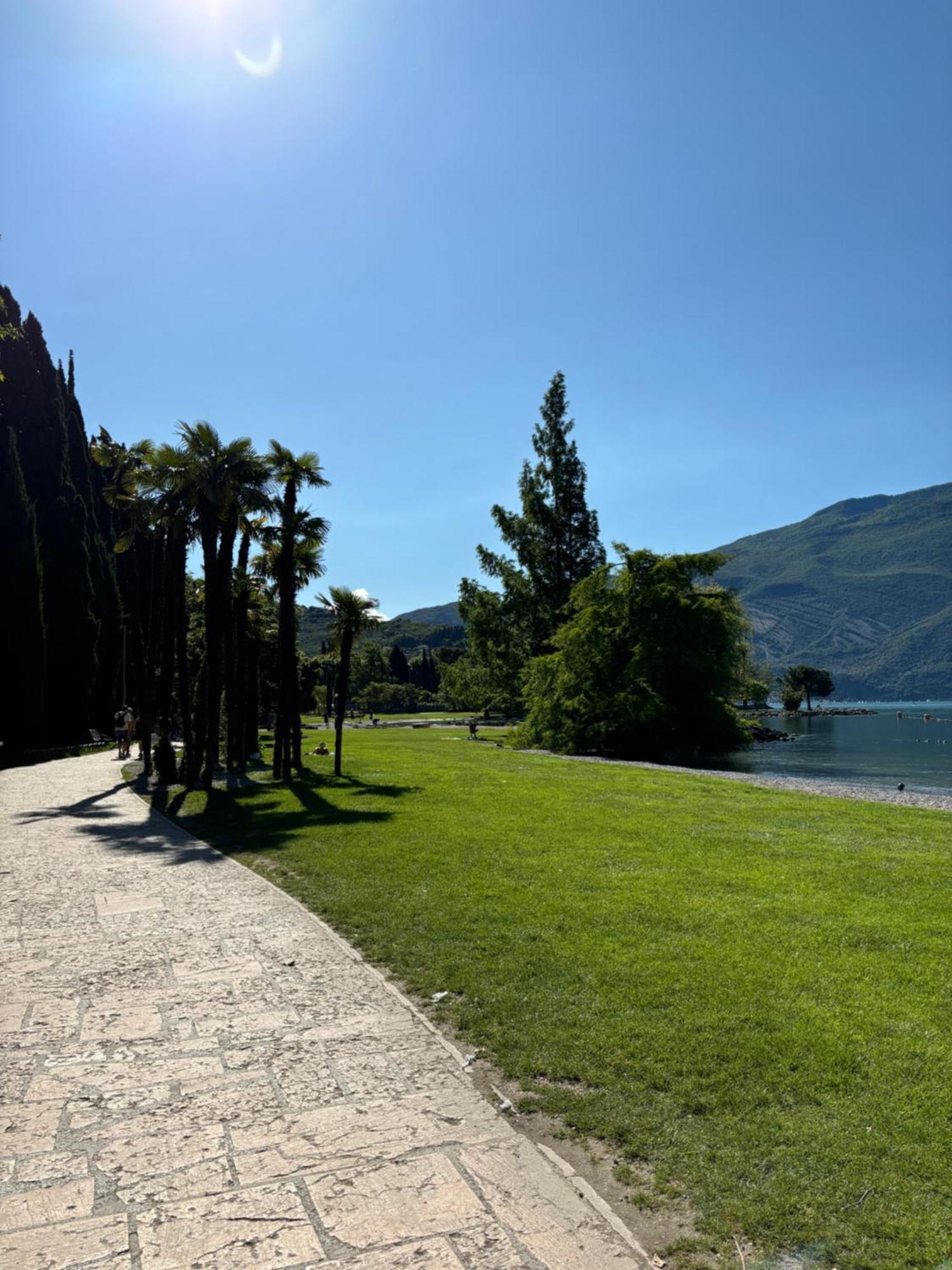 Appartamento Palazzo Riccamboni Riva del Garda Esterno foto
