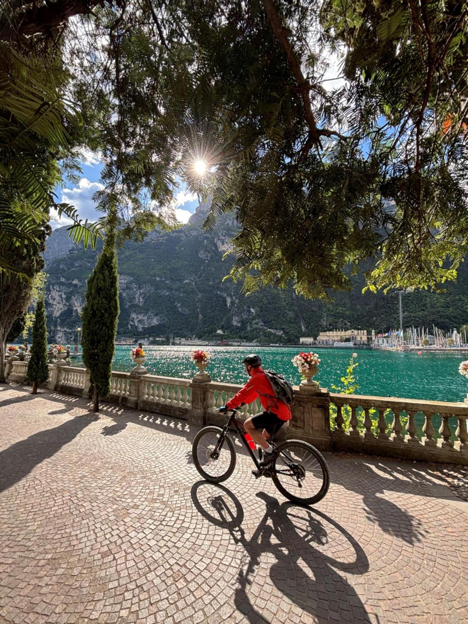 Appartamento Palazzo Riccamboni Riva del Garda Esterno foto